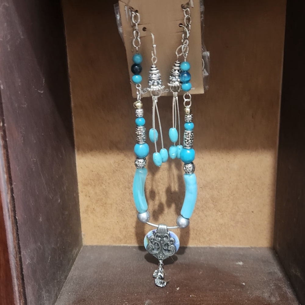 Necklace & Earrings